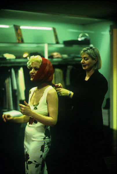Looking for clothes, 1998