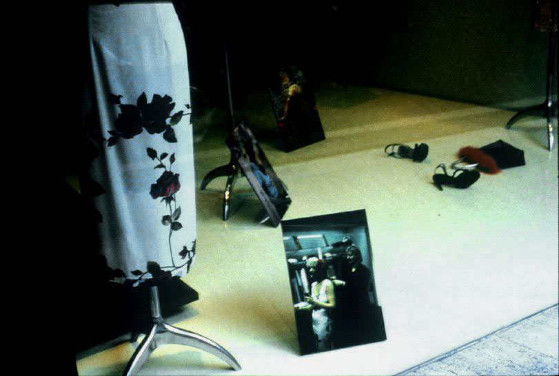 Looking for clothes, 1998