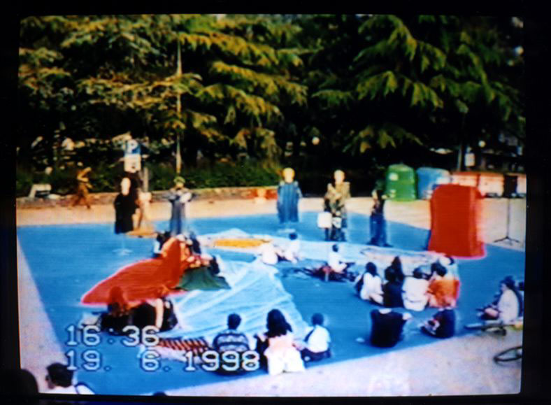 Un quadrato da favola, 1998