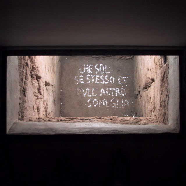 That looks like itself and nothing else, 2002