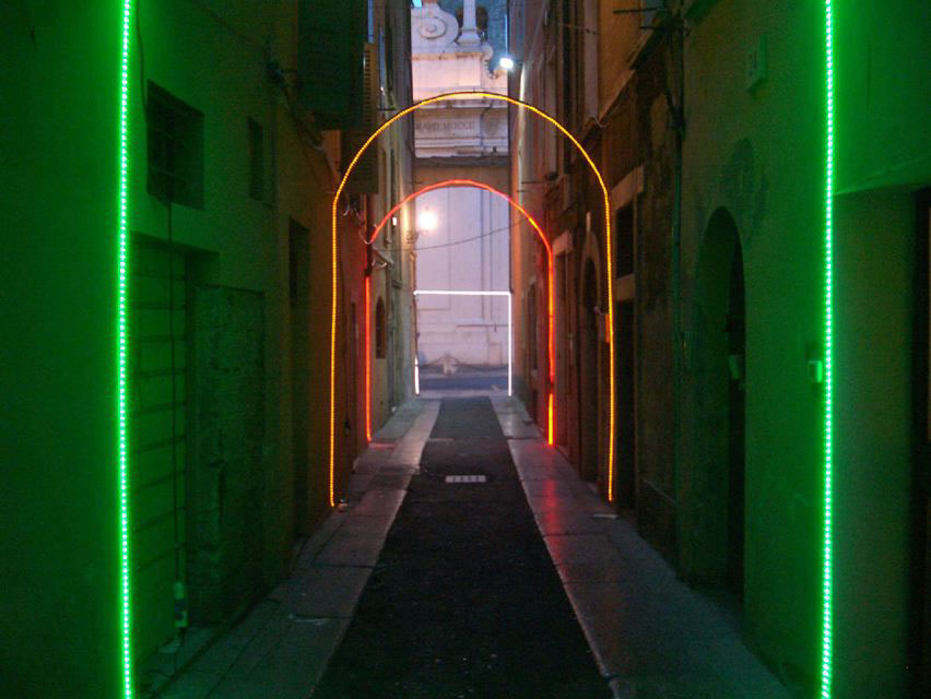 Coming and going, 2008