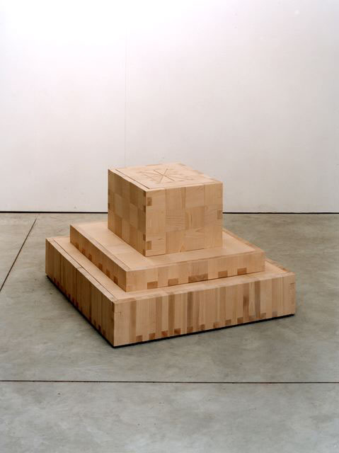 Mausoleo per un verme, 2001