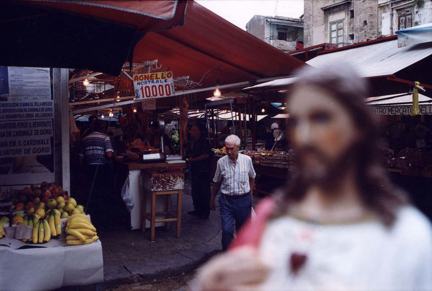 Voyage extraordinaire De J.: J. a Ballarò, 2001