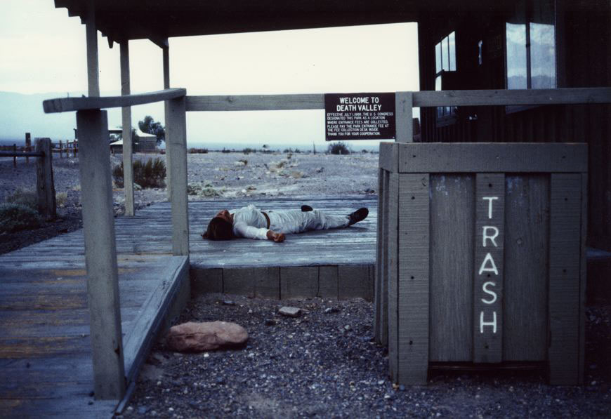 Lady fell on the ground, threw her body all around, 1998