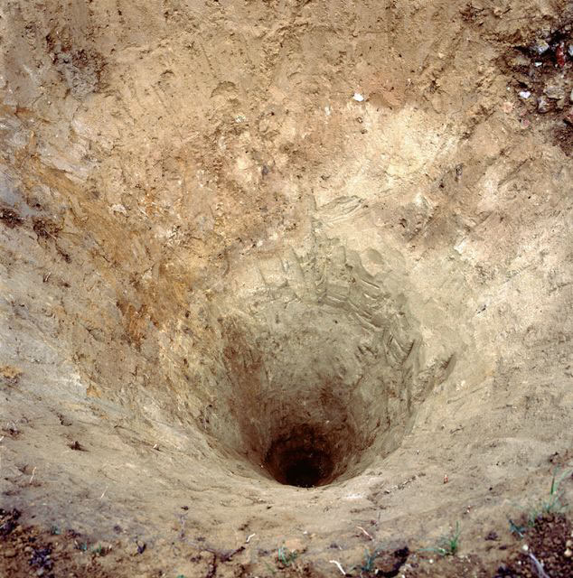 I pensatori di buchi , 2002